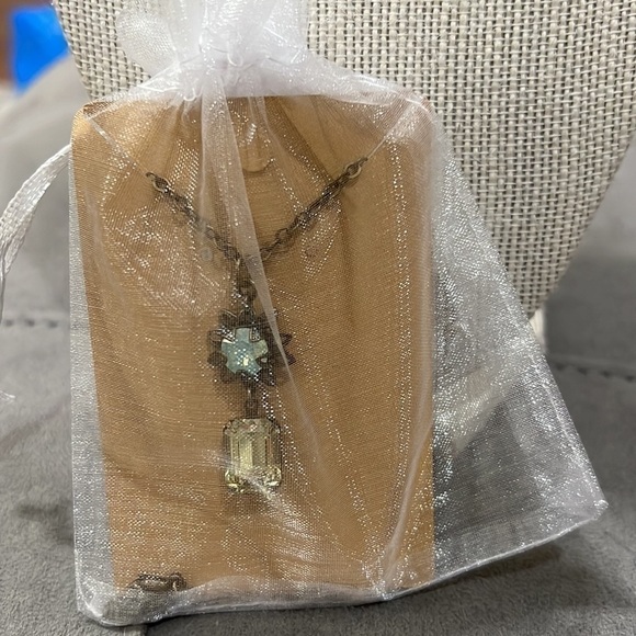 Large Crystal stones 16” necklace like new - Picture 4 of 4